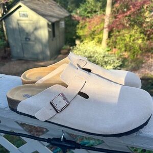 Men's Sz 12 Taupe Birkenstock Boston Clogs (Mint condition, worn once)